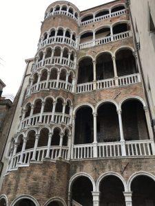 Escalera Contarini Del Bovolo