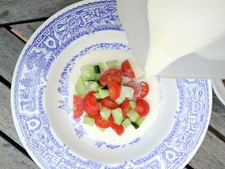 GAZPACHUELO FRíO CON PEPINO Y TOMATE  AL ESTILO DE ALMERIA