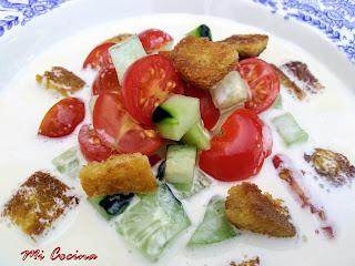 GAZPACHUELO FRíO CON PEPINO Y TOMATE  AL ESTILO DE ALMERIA