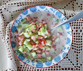GAZPACHUELO FRíO CON PEPINO Y TOMATE  AL ESTILO DE ALMERIA