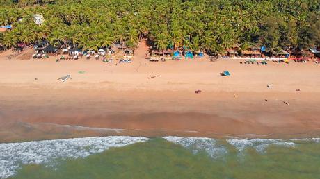 14 mejores playas en Goa Vista aérea de la playa de Agonda