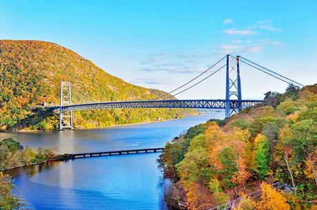 Valle del río Hudson con colores otoñales