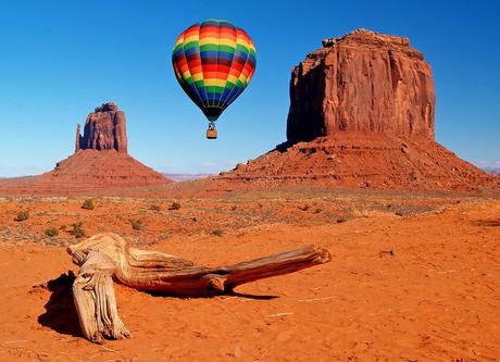 Globo sobre Monument Valley