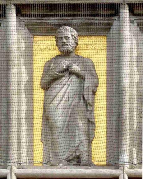 El Teorema de Pitágoras en la Estación de Ámsterdam El Teorema de Pitágoras en la Estación de Ámsterdam