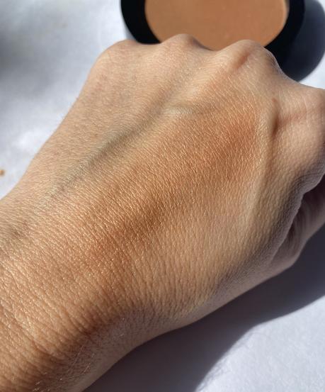 Anew Triple Protección de Avon para todo el año. Anew Triple Protección de Avon para todo el año.