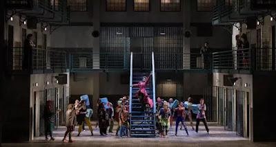 Trato De Favor. De Zarzuelas,  Mocatrices Y La Cofradía De La Perpetua Indignación.