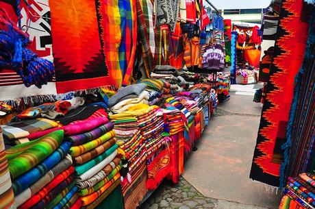 10 atracciones turísticas mejor valoradas en Ecuador Mercado de Otavalo