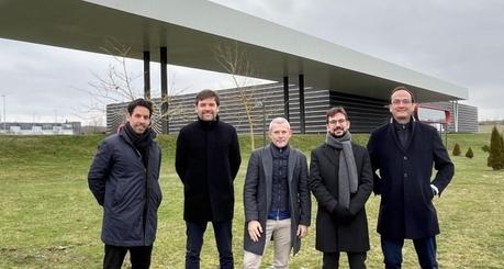 Schneider Electric, Basquevolt y COMEXI unen fuerzas para reforzar el sector europeo de las baterías eléctricas Schneider Electric, Basquevolt y COMEXI unen fuerzas para reforzar el sector europeo de las baterías eléctricas