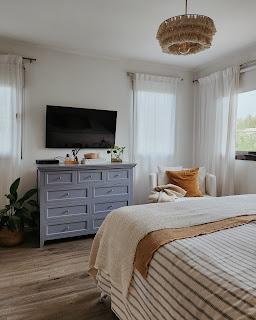 Un cálido color negro para renovar la cómoda de nuestro cuarto