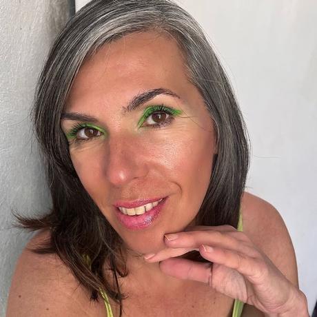 Recreando tendencias de maquillaje 2023 (IV): Ojos intensos en verde 05