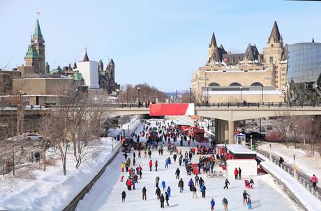 Patinando en el canal en Ottawa