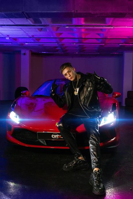 El reconocido influencer Diego Llamazares lanzó su nuevo single «Me enamoré” PHOTO-2023-05-18-00-04-49-2