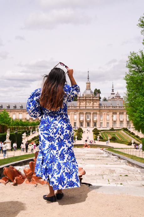 Un vestido en un palacio Un vestido en un palacio