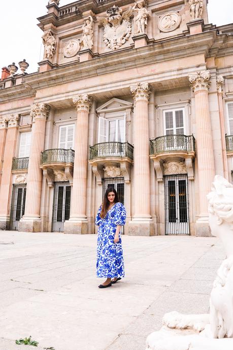 Un vestido en un palacio Un vestido en un palacio