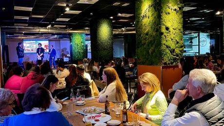 Centraldereservas.com celebra la «Travel Night» con la presencia del escritor Defreds y su CEO Ricardo Buil Centraldereservas.com celebra la