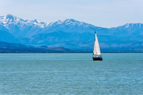 Velero en el lago de Utah
