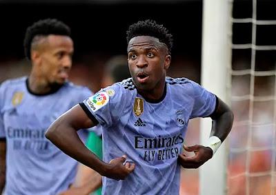 Vinicius Jr, futbolista del Real Madrid, vuelve a ser víctima de insultos racistas.