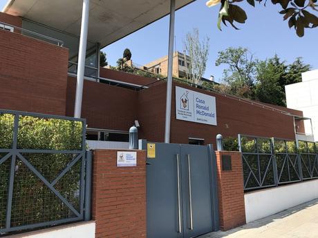 La Fundación Infantil Ronald McDonald ha acogido en su Casa de Barcelona a la madre que ha dado a luz al primer bebé tras un trasplante de útero en España La Fundación Infantil Ronald McDonald ha acogido en su Casa de Barcelona a la madre que ha dado a luz al primer bebé tras un trasplante de útero en España