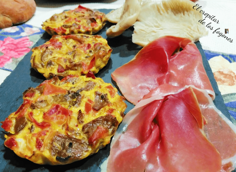 TORTILLA RELLENA DE JAMÓN Y QUESO CON FRITADA DE TOMATE tortilla rellena