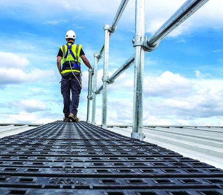 Kee Safety denuncia que «la seguridad está siendo la gran olvidada en las instalaciones fotovoltaicas»