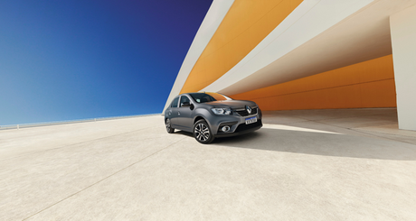 RENAULT LOGAN: UN SEDÁN PARA FAMILIAS ECUATORIANAS EN MOVIMIENTO RENAULT LOGAN: UN SEDÁN PARA FAMILIAS ECUATORIANAS EN MOVIMIENTO