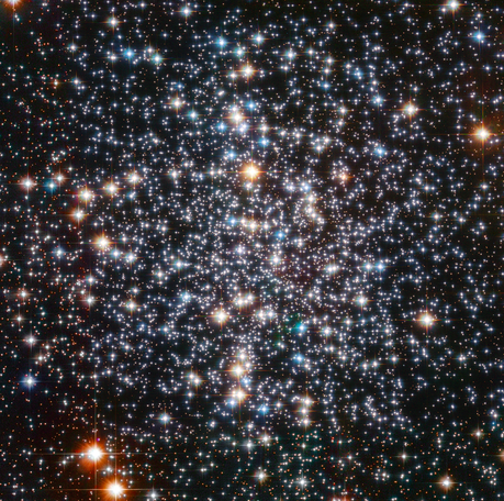 Hubble busca un eslabón perdido: un agujero negro de masa intermedia