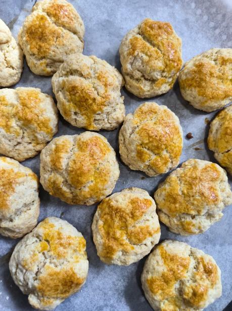 Scones rellenos con champiñones y espárragos al Aire de Protos