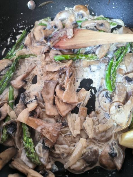 Scones rellenos con champiñones y espárragos al Aire de Protos