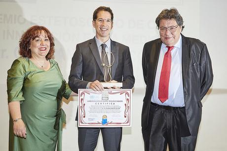 El doctor German Macía recibe el premio Estetoscopio de Oro a la Innovación en la Medicina 2023