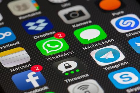 Beneficios de WhatsApp Plus frente a WhatsApp Cómo presentar mensajes de WhatsApp en un juicio