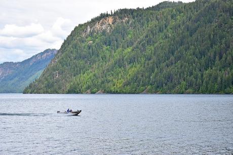 15 mejores parques nacionales y estatales en Idaho Barco en el lago Pend Oreille en Farragut State Park