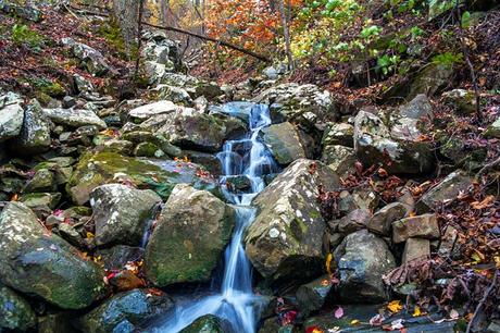 Cascada del desvío escénico nacional de Talimena