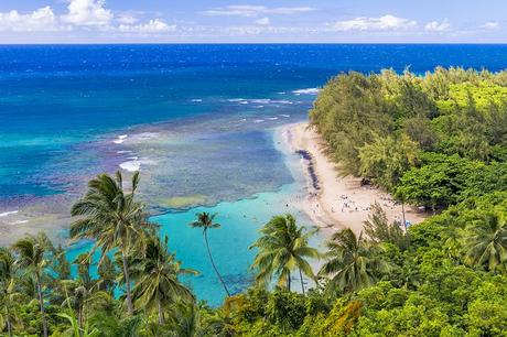 Vista de la playa de Ke'e desde el sendero Kalalau