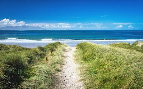 15 playas mejor valoradas de Irlanda Camino a través de la hierba hasta Banna Strand