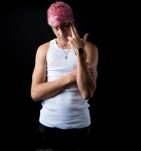 Martinwhite presenta “Hello Kitty” WhatsApp Image 2023-06-02uj at 12.27.24 PM