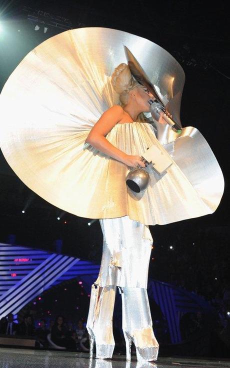 lady-gaga-paco rabanne mtv-ema-2011