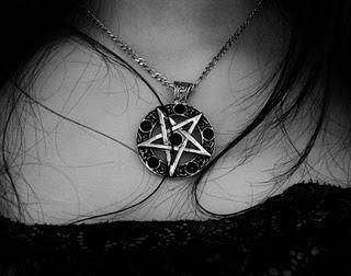 LOS ARQUETIPOS FEMENINOS DE LOS TEMPLARIOS  Y LA IDEA DE IGUALDAD EN LA SOCIEDAD OCCIDENTAL