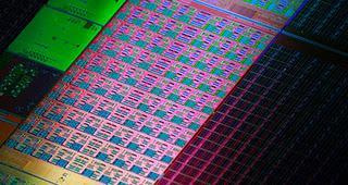 Chip de 1 teraflop y más de 50 núcleos es presentado por Intel