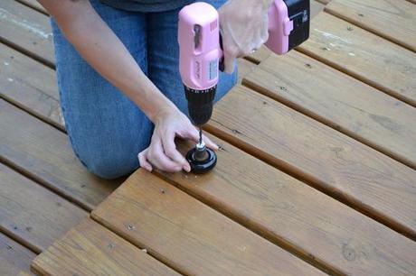 Cómo transformar unos pomos en unos ganchos percheros de pared