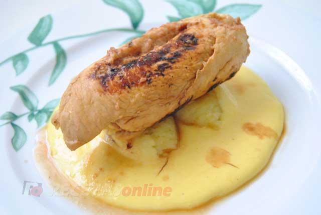 Rollito-de-pollo-con-paté-de-ave-y-salsa-de-naranja---Recetas-de-cocina-RECETASonline