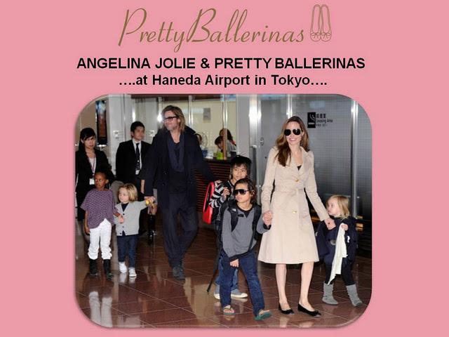 ANGELINA JOLIE LUCIENDO PRETTY BALLERINAS EN EL AEROPUERTO DE TOKYO, CON BRAD PITT Y SU FAMILIA