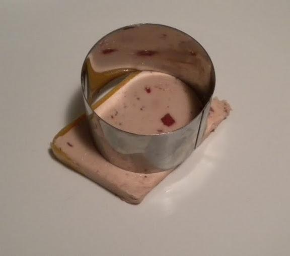 Camembert en croute con foie y frambuesas