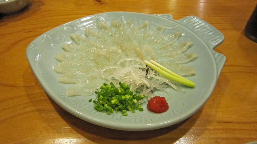 Comiendo fugu (pez globo)