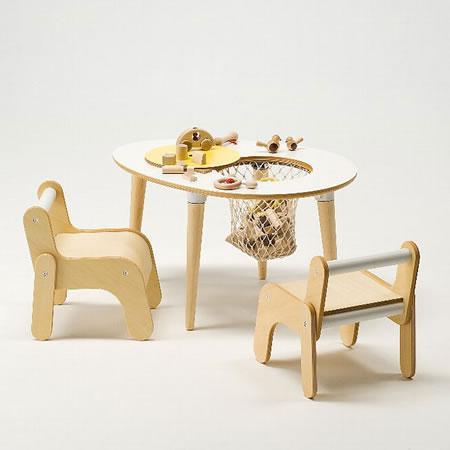 Egg Table, mesa infantil con cesta para juguetes incluida