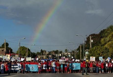 Cindy Sheehan: “Es hora de ocupar las instituciones que tienen presos a Los Cinco”