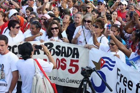 Cindy Sheehan: “Es hora de ocupar las instituciones que tienen presos a Los Cinco”