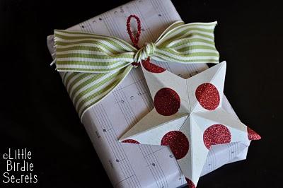 DECORACIÓN NAVIDEÑA CON ESTRELLAS DE PAPEL