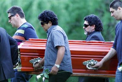 Maradona cortejo fúnebre de su madre