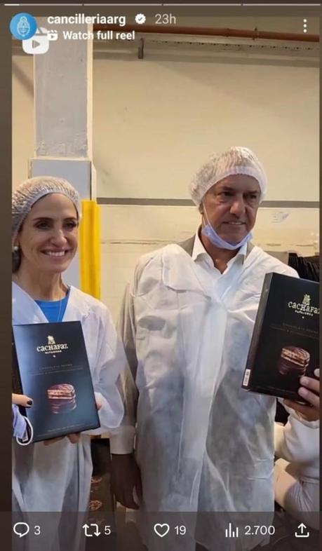 MÁXIMO, DE DISNEY A MAO MÁXIMO, DE DISNEY A MAO