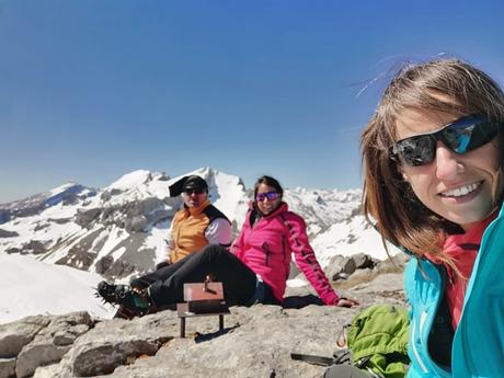 Pico Bernera desde refugio Lizara Pico Bernera desde refugio Lizara